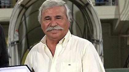 Παπουτσάκης: «Να χαμηλώσουμε τις φτερούγες μας…»