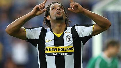 Εκτός ο Αμάουρι