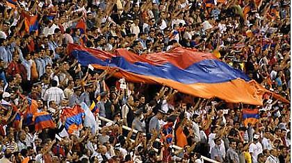 «Έσπασε» το ρόδι η Αρμενία