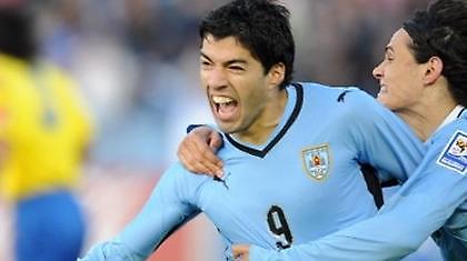 Μεγάλες νίκες για Ουρουγουάη και Ισημερινό