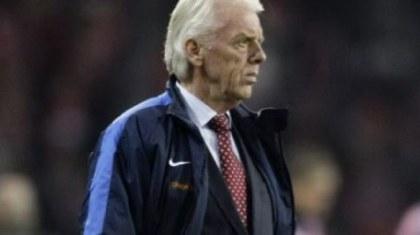 Στο λογιστήριο ο Μπενάκερ!