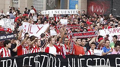 Πορεία κατά των διοικούντων την Ατλέτικο! (video)