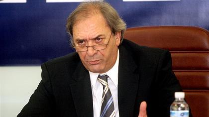 Καλογιάννης: «Να χυθεί άπλετο φως»