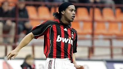 Στον πάγκο ο Ροναλντίνιο