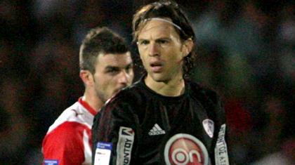 ΛΑΡΙΣΑ: Νοκ άουτ ο Ντε Νίγκρις