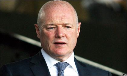 Αποχωρεί από τη θέση του ο Κένιον