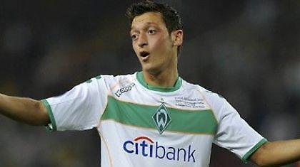 Δεν «ψήνεται» να ανανεώσει ο Οζίλ