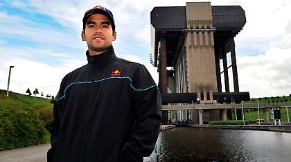 Duque: «Ελάτε στη Βουλιαγμένη»!