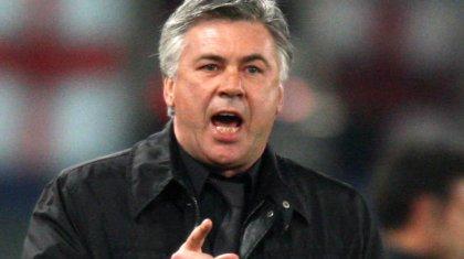 Κοιτάει την δουλειά του…