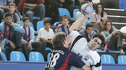 Επέμβαση για Αποστολίδη