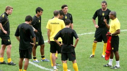 ΑΡΗΣ: Σκληρή δουλειά ζήτησε ο Μαζίνιο