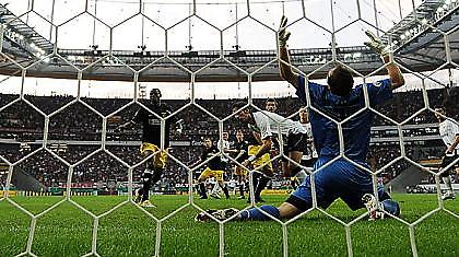 Δύο γκολ ο «Λύμπε», χορταστικό ματς στη Φρανκφούρτη!