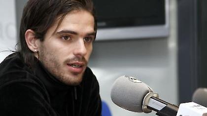 Όσο τον πληγώνουν, τόσο τον πωρώνουν