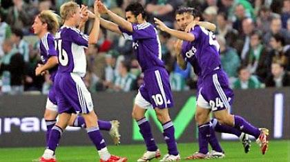 Jupiler League: Τρεις οδηγούν την κούρσα