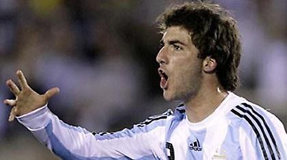 Με Ιγκουαϊν και Ινσούα για την πρόκριση