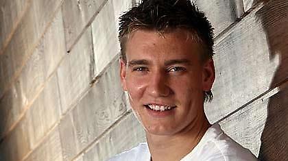 Ζωντανός από θαύμα ο Μπέντνερ!