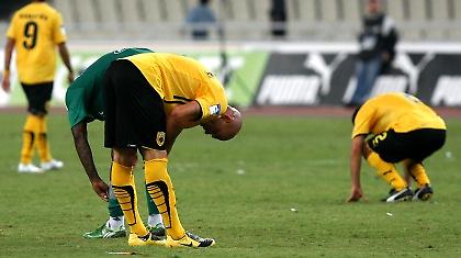 Τα γκρέμισε πριν καν… χτίσει!