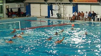 «Βουλιάζουν» τα τηλεοπτικά στο πόλο