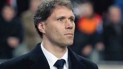 «Τρίζει» η καρέκλα του Λεονάρντο, έρχεται ο Φαν Μπάστεν