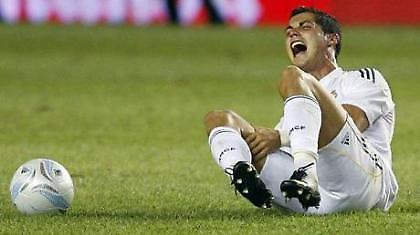 «Κριστιάνο, βούτα σαν τον Μέσι!»