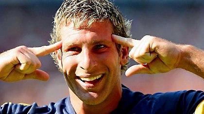 Με απίστευτη «σαραντάρα» κεφαλιά τα… έκανε 200 ο Παλέρμο! (Video)