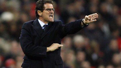 Δύο μέσα, δύο έξω από τον Καπέλο