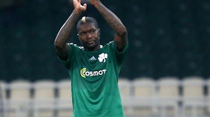 «Ναι, μπράβο. Δώστε την στον γκολτζή»!