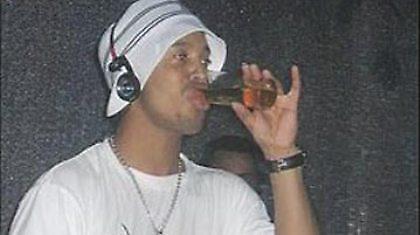 Θα τον χορέψουν…σάμπα! (video)