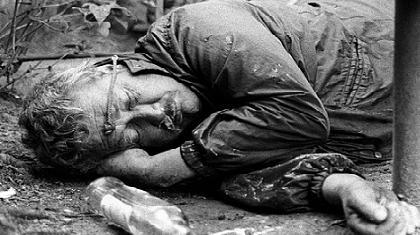 Το κωλοξενοδοχείο, ο μπεκρής και το Publius Enigma!