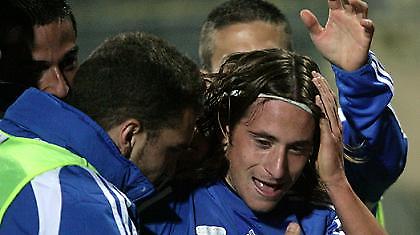 Συνεχίζει ακάθεκτη!