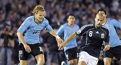 Θρίαμβος και πρόκριση για την Αργεντινή (video)