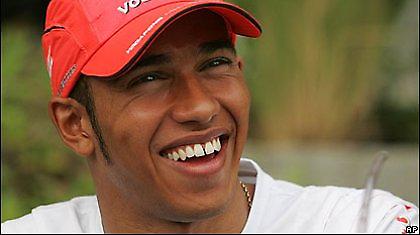 Να διασκεδάσει τις εντυπώσεις…