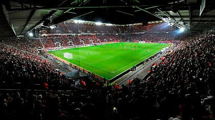 Eredivisie: Δύσκολο έργο για την πρωτοπόρο