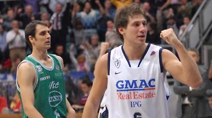 Οι φασαριόζοι τιμωρούνται... ακριβά (video)