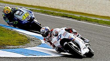 Νίκη για Στόνερ, χαμόγελο για Ρόσι!