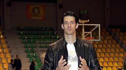 O παίκτης (Γκόλεματς) του προπονητή (Ομπράντοβιτς)