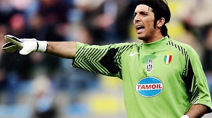 Μπουφόν: «Νίκη ανάκαμψης με Μακάμπι»