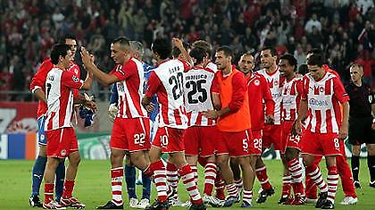 Χαρούμενοι, αλλά… στο έδαφος οι «ερυθρόλευκοι»