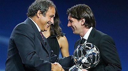 Πλατινί: «Μέσι, ο κορυφαίος»