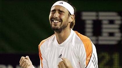 Ακάθεκτος ο Παγδατής…