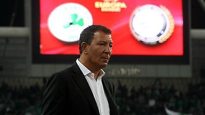 Τεν Κάτε: «Για τον προπονητή μετράνε τα αποτελέσματα»