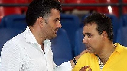 Ανακαλεί την παραίτησή του ο Καραμανλής!