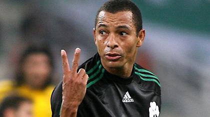 Με Ζιλμπέρτο Σίλβα κόντρα σε Αγγλία