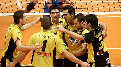 «Νοκ άουτ» ο Κιόσης