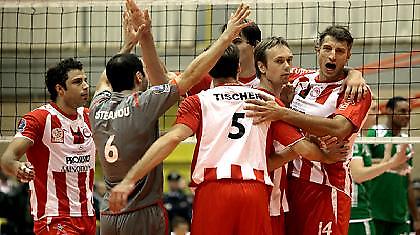 Ικανοποίηση στους «ερυθρόλευκους» για τη νίκη με τον «αιώνιο»