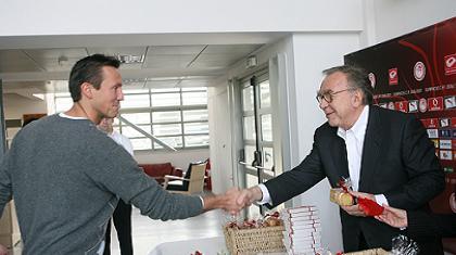 Λέμενς: «Δικτάτορας ο Κόκκαλης»!