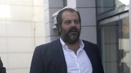 Πατέρας: «Στο σπίτι του κρεμασμένου…»