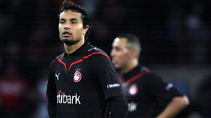 Μην κρυβόμαστε πίσω τους…