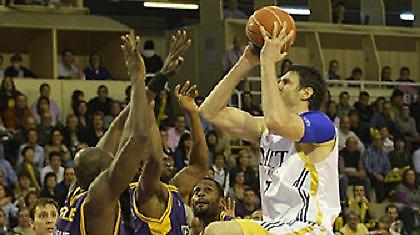 Συνεχίζει αήττητη η Ρεάλ