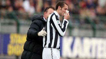 Μασκοφόρος με Ίντερ ο Κιελίνι